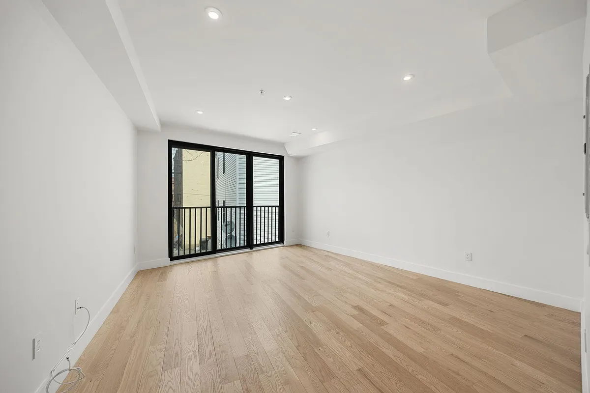 Building Photo - 10 Brinkerhoff St