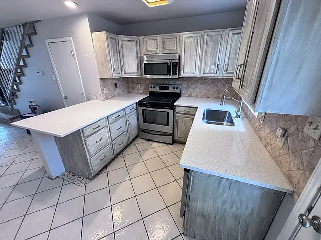 617 Carriagehouse Ln #E-3 — Photo 17