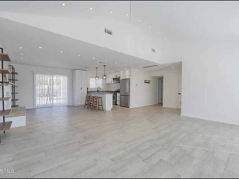 8617 Darlina Dr — Photo 9