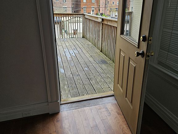 5th image of 321 Overton St Floor 2