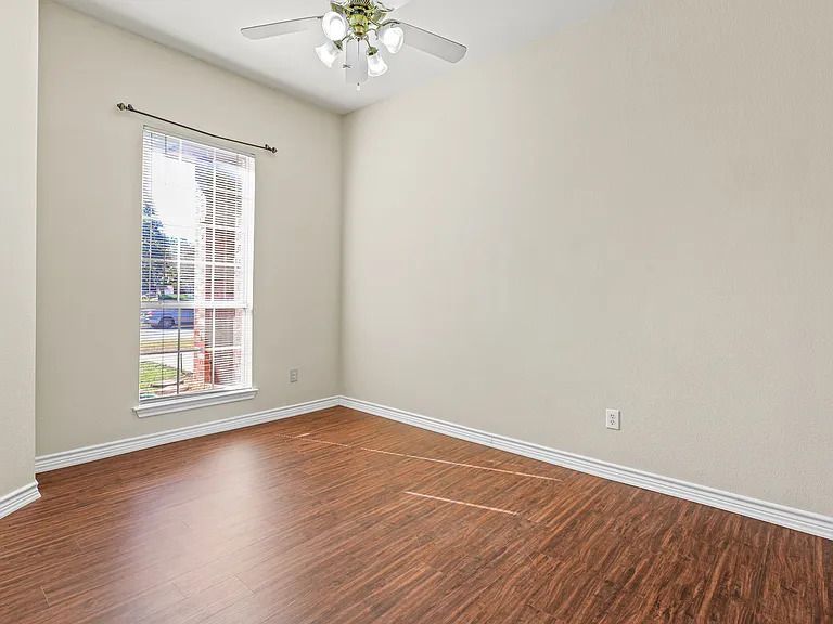 2127 Ballycastle Dr — Photo 19