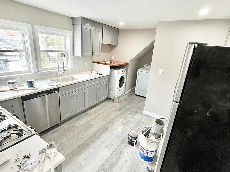 16 Long Ave #1 — Photo 3