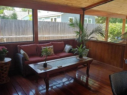 1621 W Gregory St — Photo 3