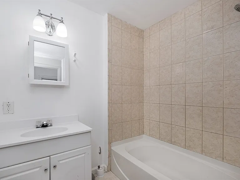 35-37 Calhoun Ave #3 — Photo 4