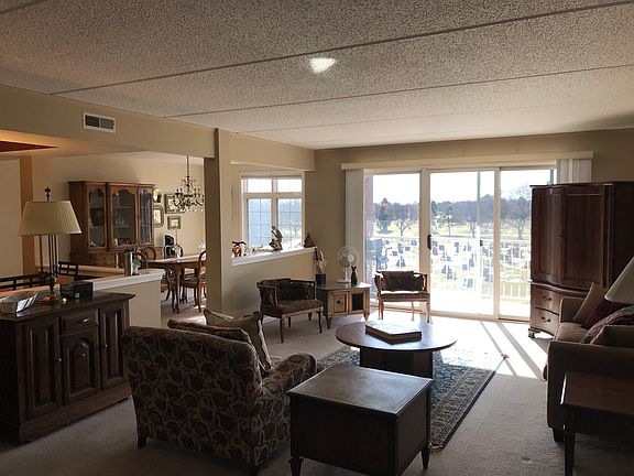 5th image of 7061 W Touhy Ave APT 406