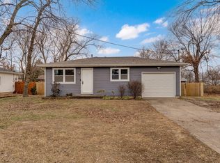 3231 W Farm Road 168, Springfield, MO 65807