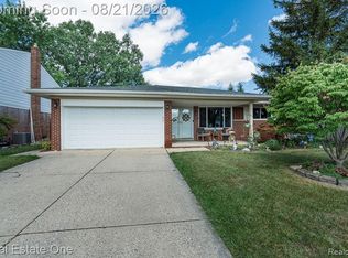 4167 Angeline Dr, Sterling Heights, MI 48310