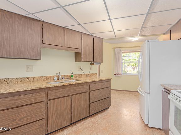 2nd image of 10462 W Palmeras Drive