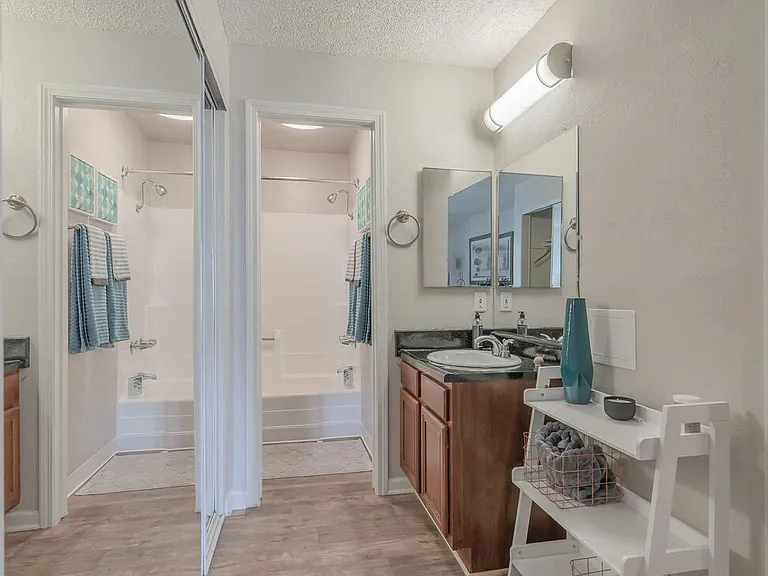 City View Apartments at Warner Park — Photo 15
