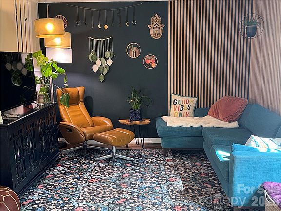 3rd image of 1304 Seaton Rd APT 15