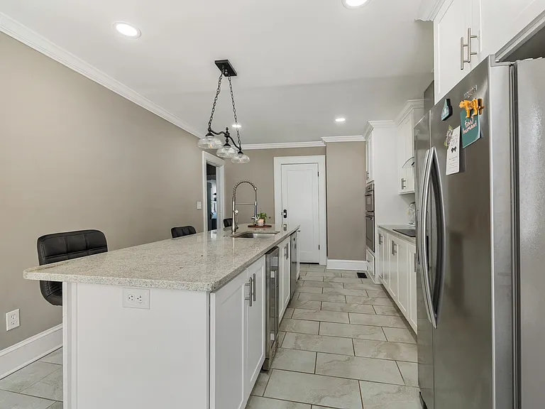 1261 Owsley Ave — Photo 10