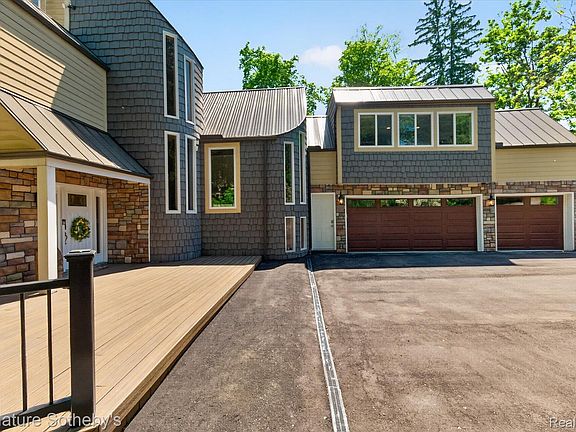 2nd image of 30650 Lahser Rd