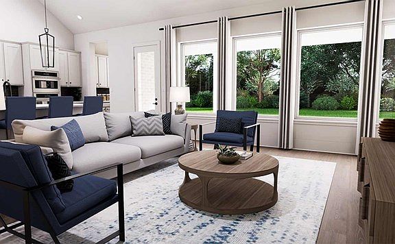 The Clover - Family Room