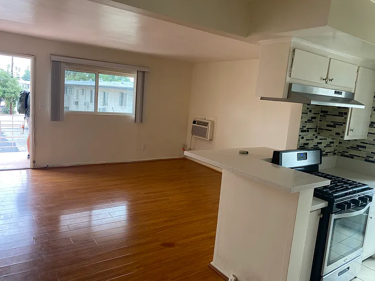 169 N Holliston Ave #18 — Photo 7