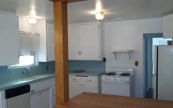 5th image of 250 Lucada St