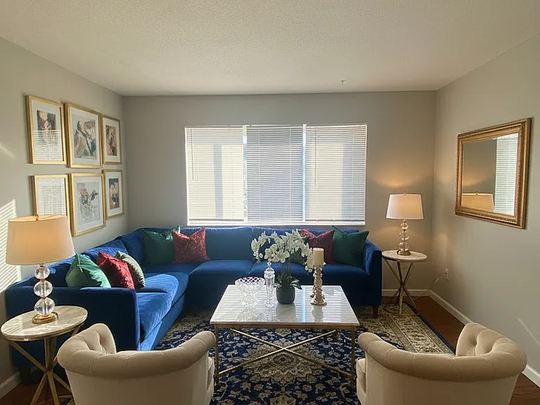 1 Bed/1 Bath Apartment off Hampton Ave! — Photo 2