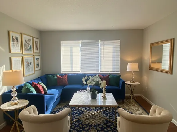 1 Bed/1 Bath Apartment off Hampton Ave!