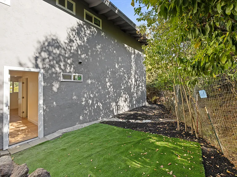 40-42 Leafwood Cir #42B — Photo 6