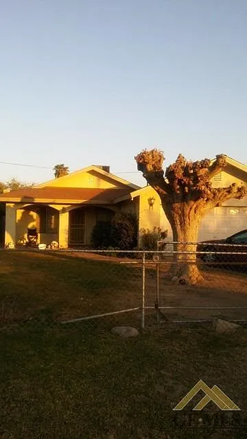 2325 Berger St photo 1