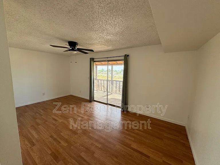 940 N Sonora St — Photo 8