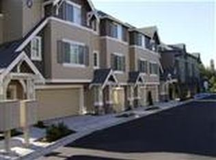 23620 SE 48th St UNIT 3D, Sammamish, WA 98075