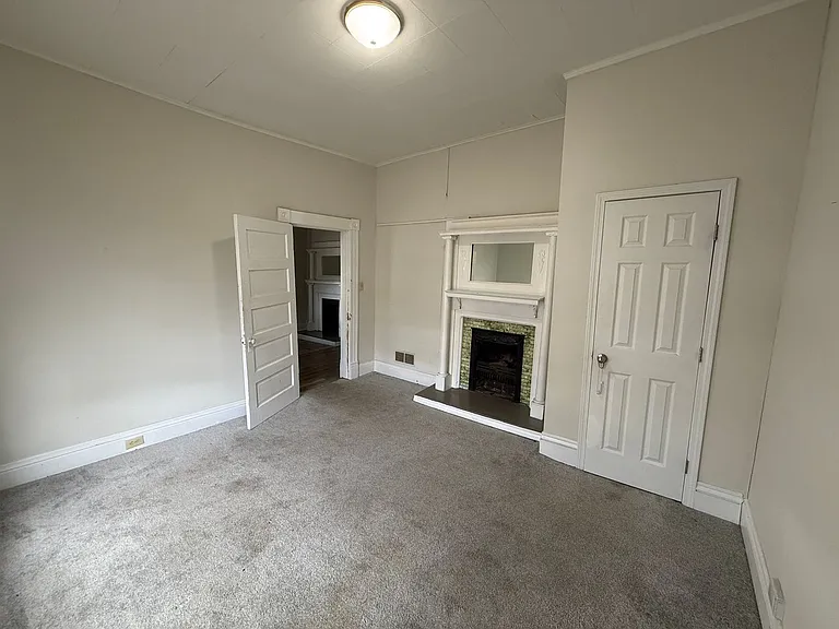 376 Park Ave — Photo 45