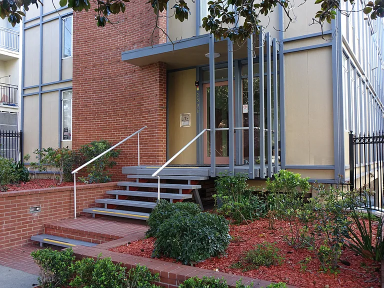 2508 Hillegass Ave — Photo 15