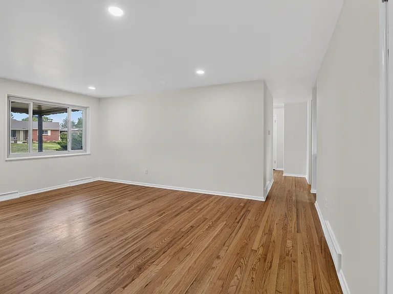 1206 W 6th Ave — Photo 6