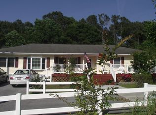 102 Wildwood Ct, Hubert, NC 28539