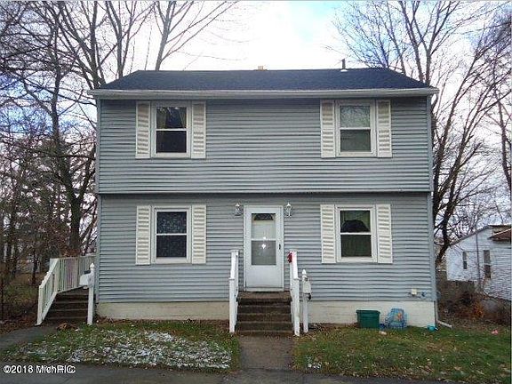 2nd image of 1088 Washington Ave APT 2