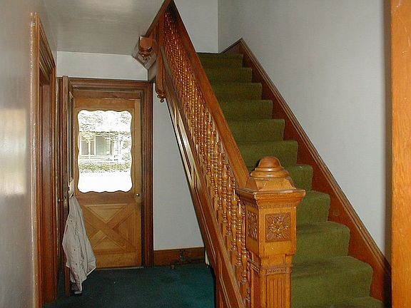 entry/stairway