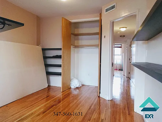 Rented by EXR | media 7