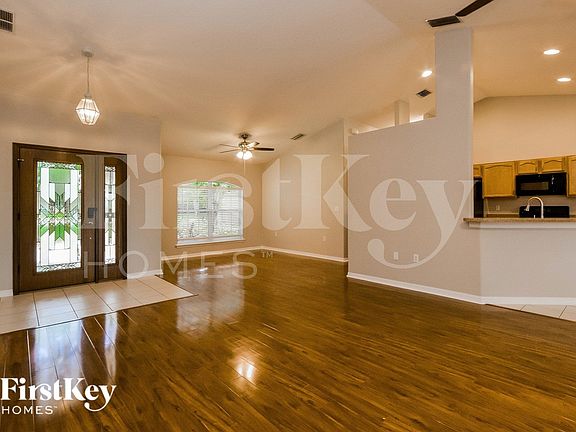 3rd image of 13024 Baybrook Ln