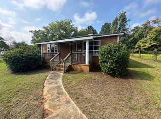 1622 Calhoun Rd, Saint Matthews, SC 29135