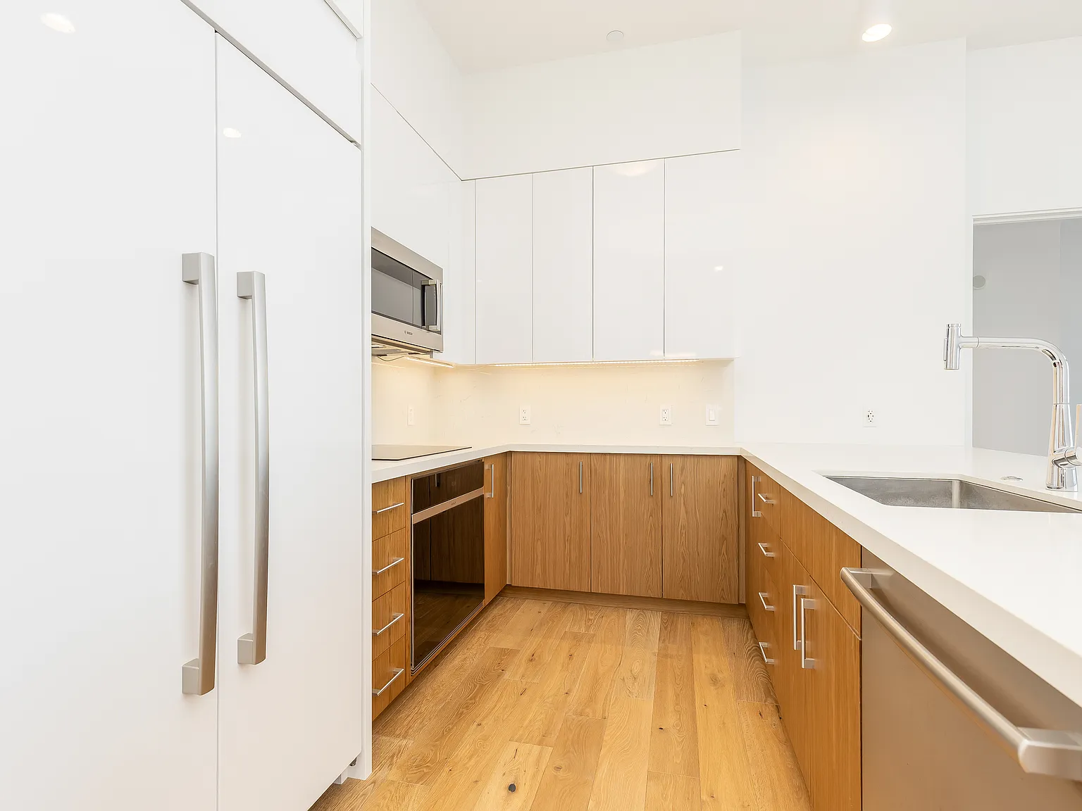 2 bed, 972 sqft, $4,500 — Photo 3