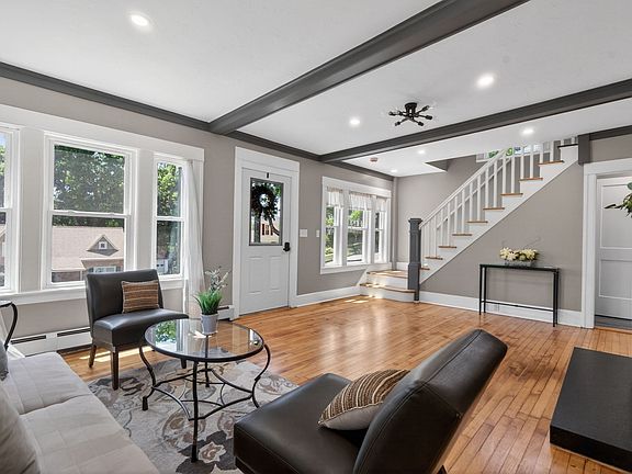 2nd image of 26 Rob Roy Rd