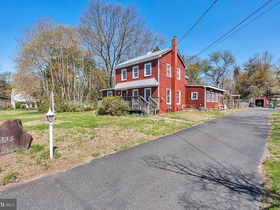 1st image of 935 Winslow Rd