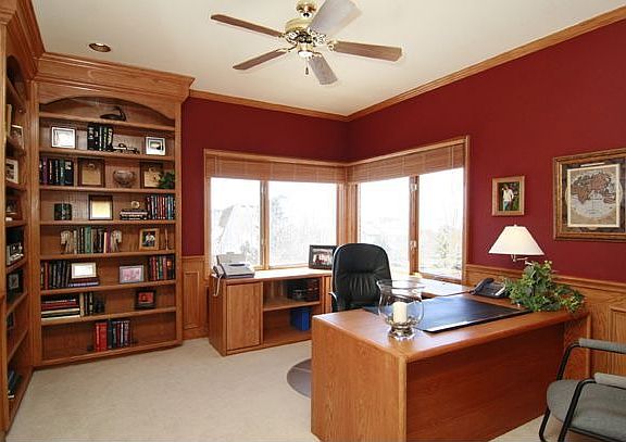 Main floor study w/ terrific vews!