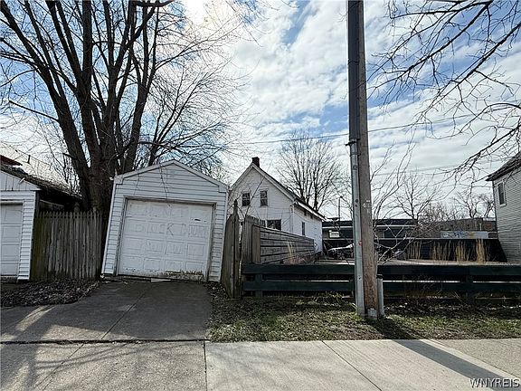 2nd image of 507 W Utica St
