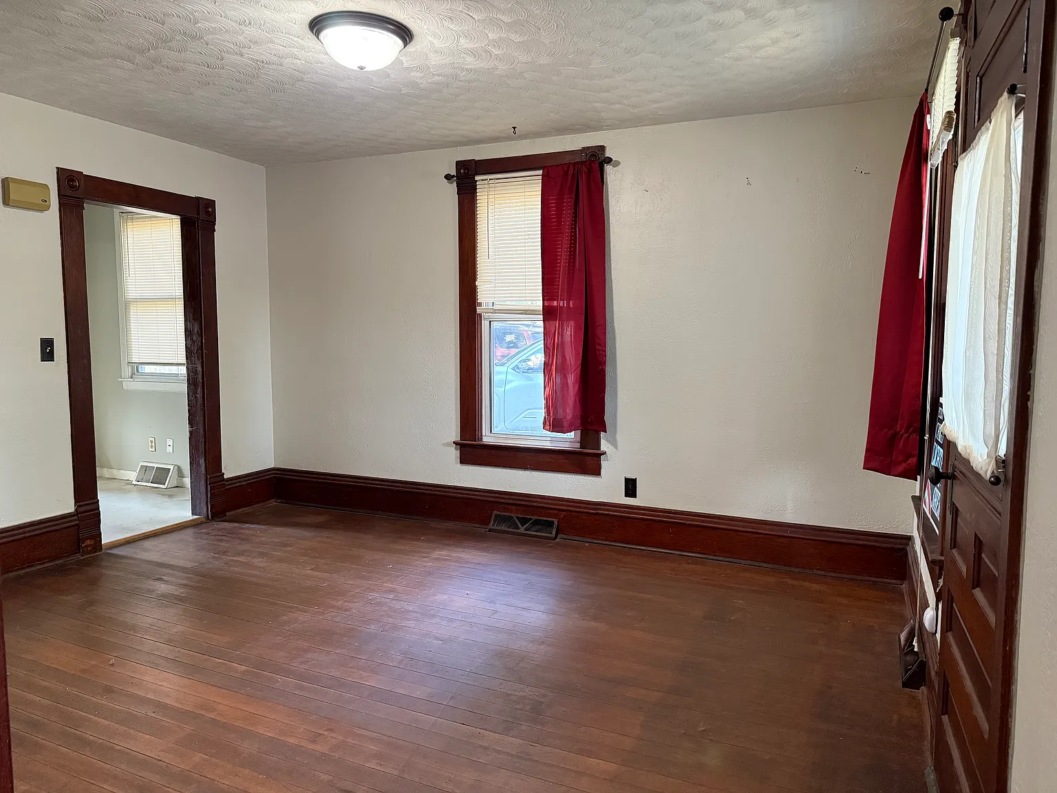3 bed, 1332 sqft, $1,100 — Photo 4