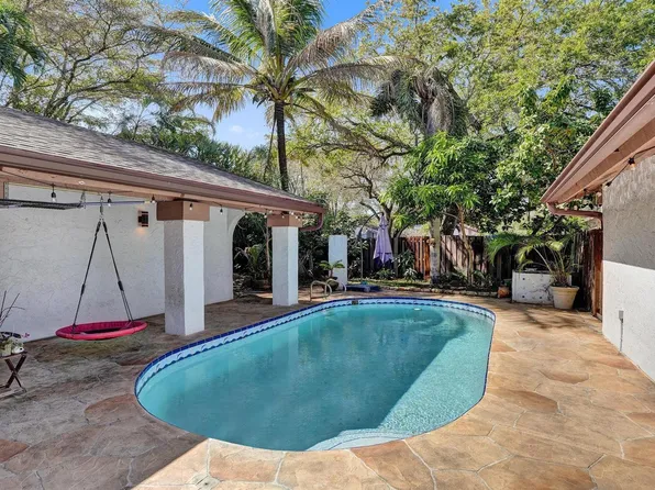 43 Birch Dr, Cooper City, FL 33026