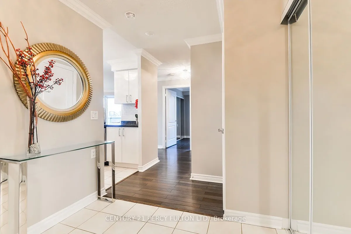 Building Photo - 1030 Sheppard Ave W #212