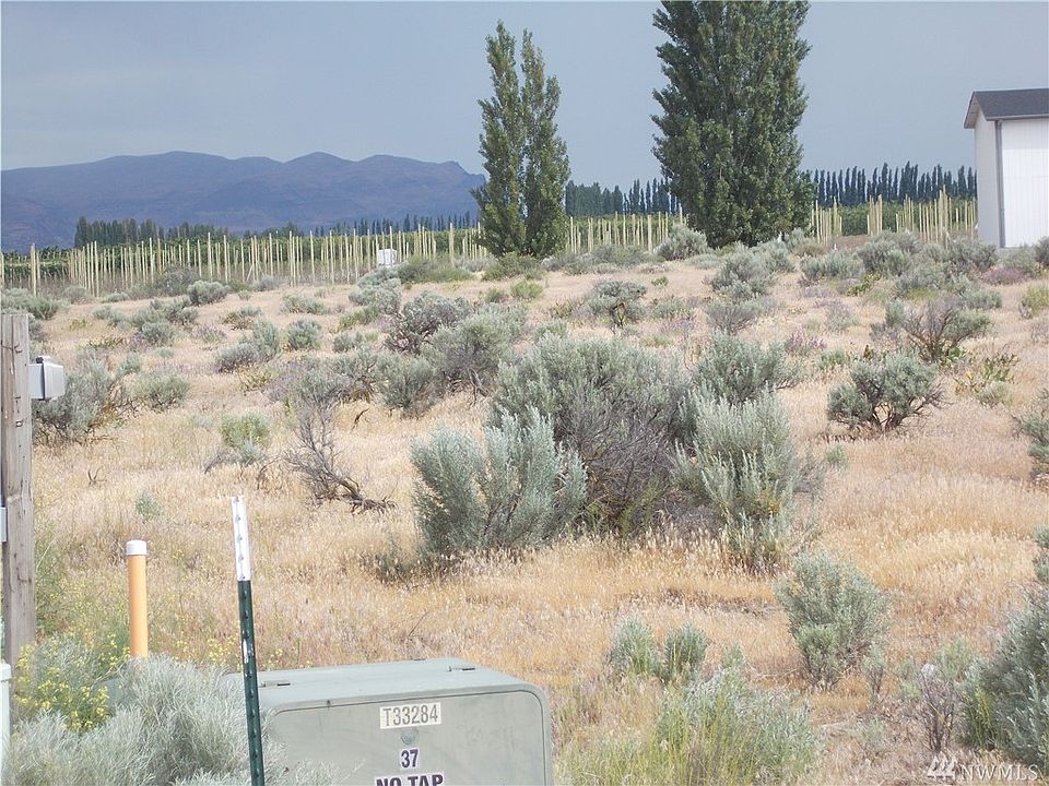 2nd image of 804 Desert Aire Dr SW