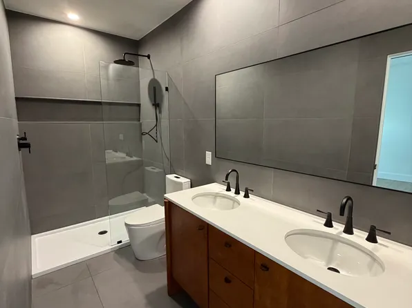 1345 W 67th St #1, Cleveland, OH 44102