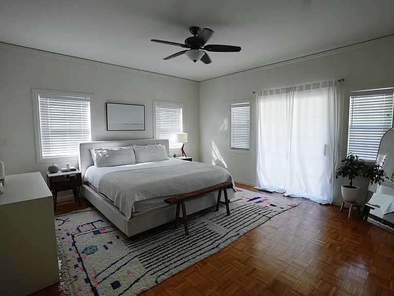 2382 Selby Ave — Photo 8