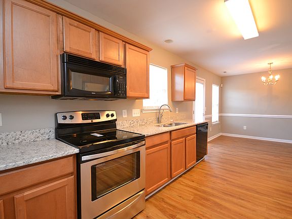 Gorgeous new granite countertops and stainless steel stove