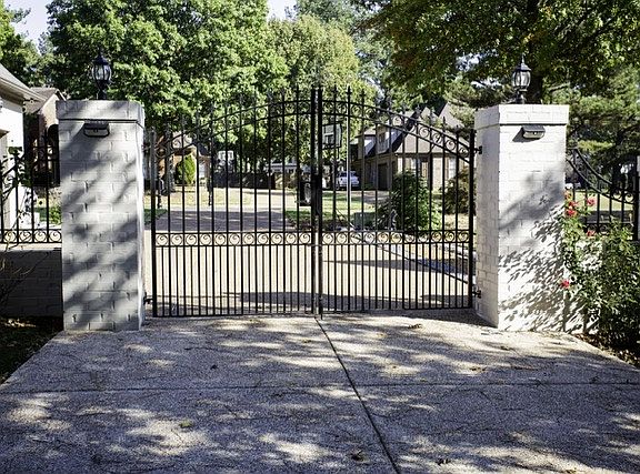 4th image of 4559 Whisper Spring Dr