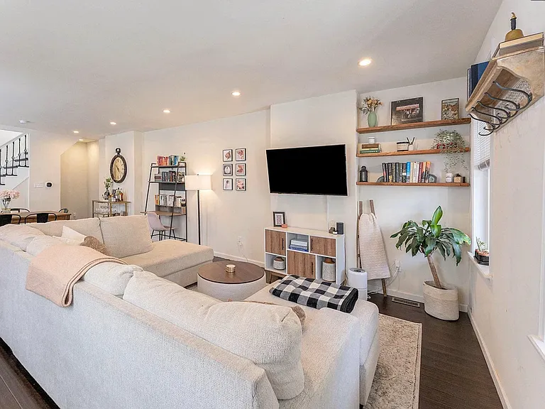 3604 Haywood St — Photo 7