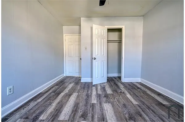 Building Photo - 1600 Plum St #1