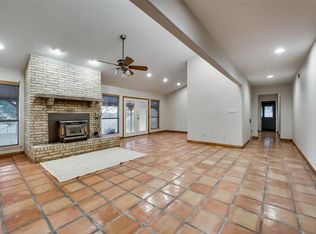 3701 Trails End Rd, Burleson, TX 76028